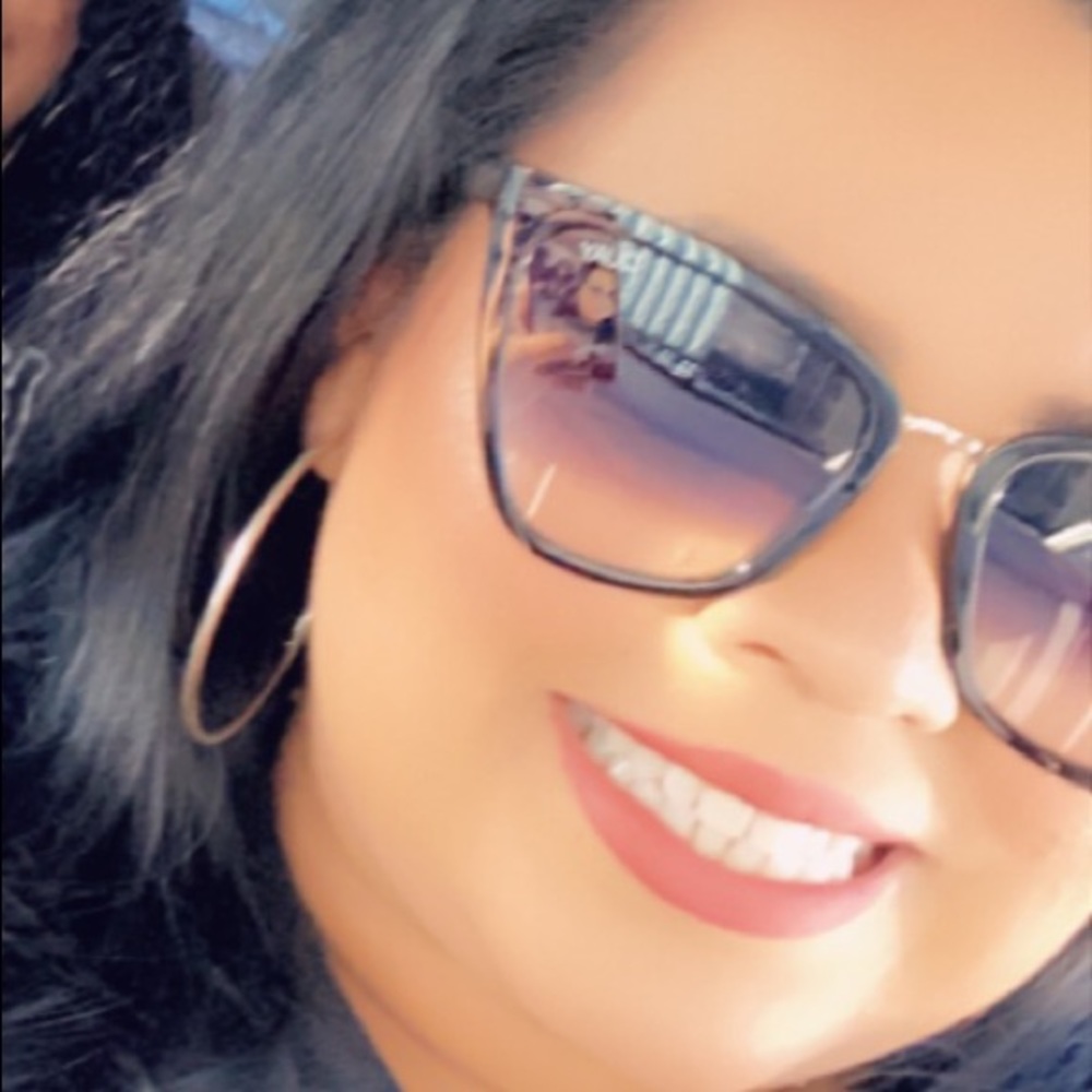Meet your Posher, Lisa